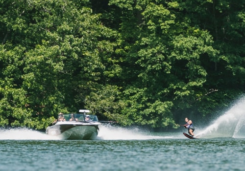What type of boat is best for water skiing?