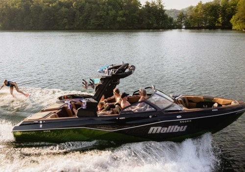 What is the difference between a ski boat and a wakeboard boat?